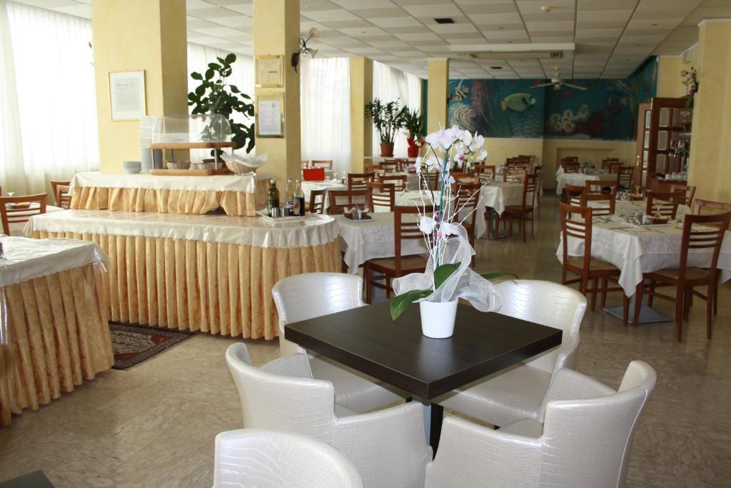 Hotel Bellerofonte Rimini Ngoại thất bức ảnh